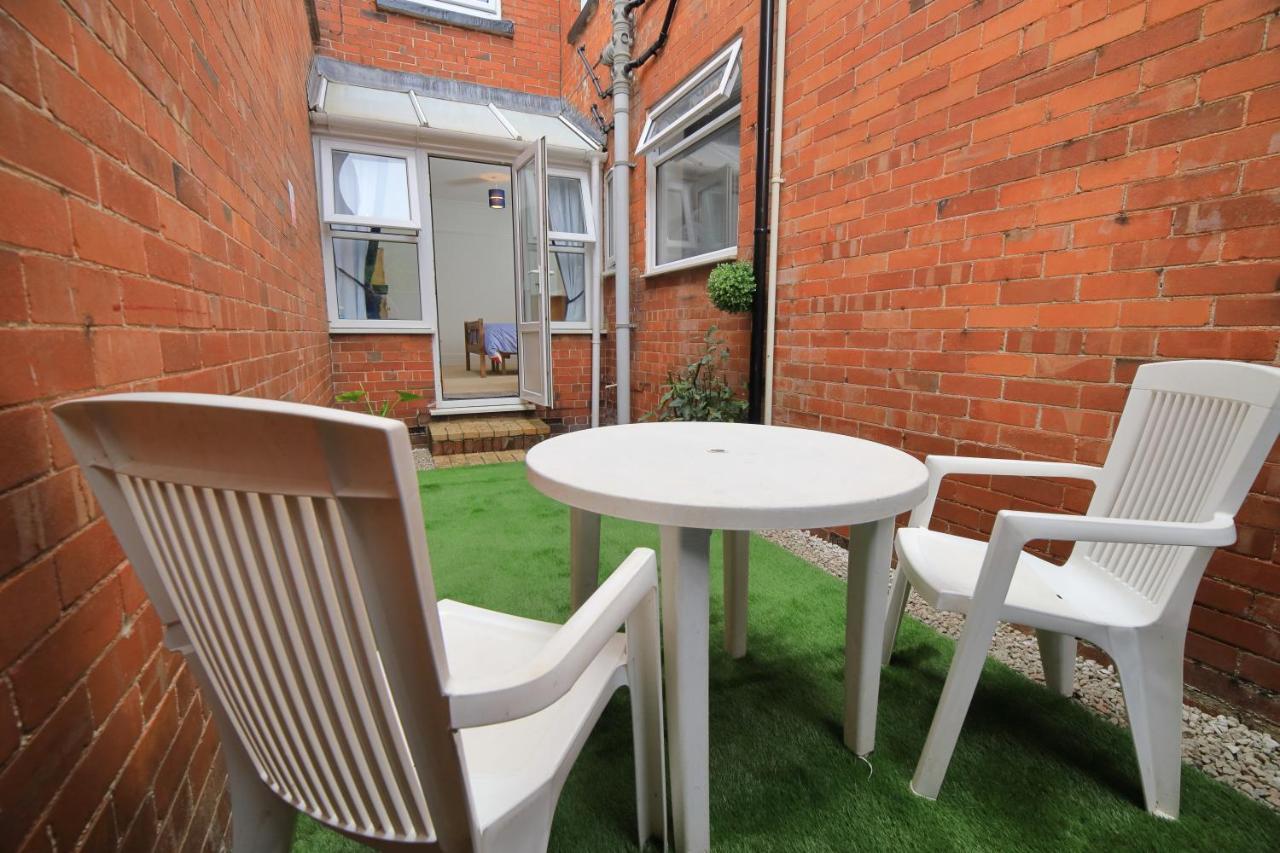 Exmouth - Newly Available, Near The Beach Apartment Exterior photo
